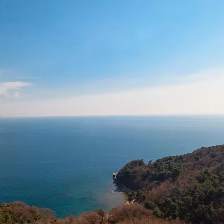 아파트 Tophill Altezza Premium - View And Pool 부드바
