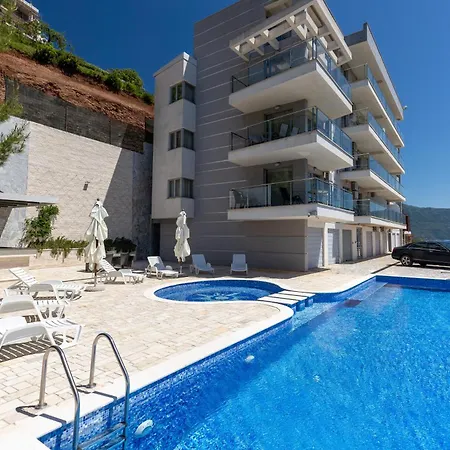아파트 Tophill Altezza Premium - View And Pool *
